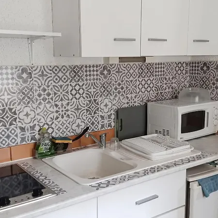 Agreable A Amelie-les-bains-palalda, 20 M² Avec Terrasse